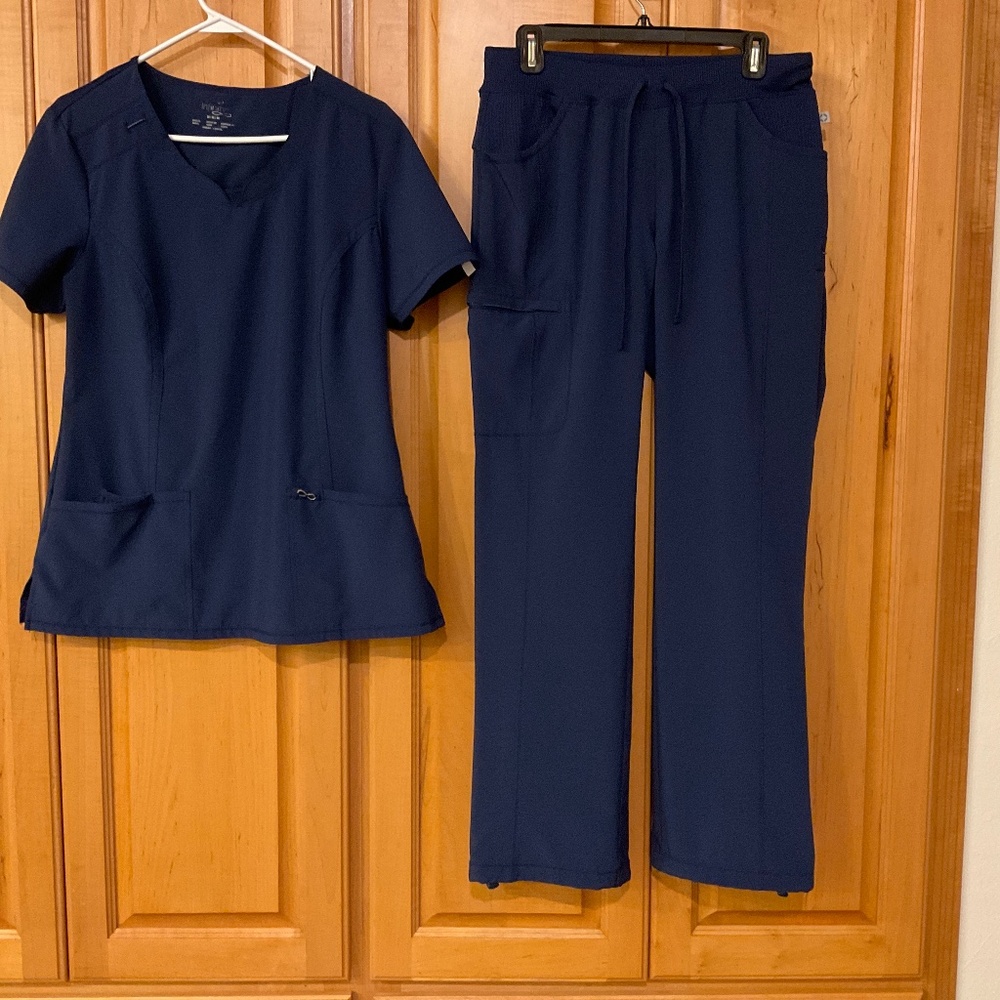 Cherokee Infinity Scrub Set